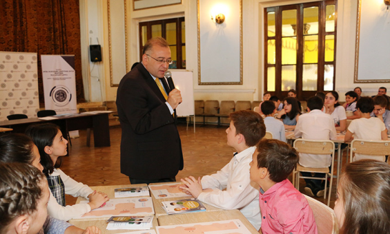 კობა გვენეტაძემ ფულის ისტორიისა და პირადი ფინანსების მართვის შესახებ 23-ე საჯარო სკოლის მოსწავლეებთან ისაუბრა